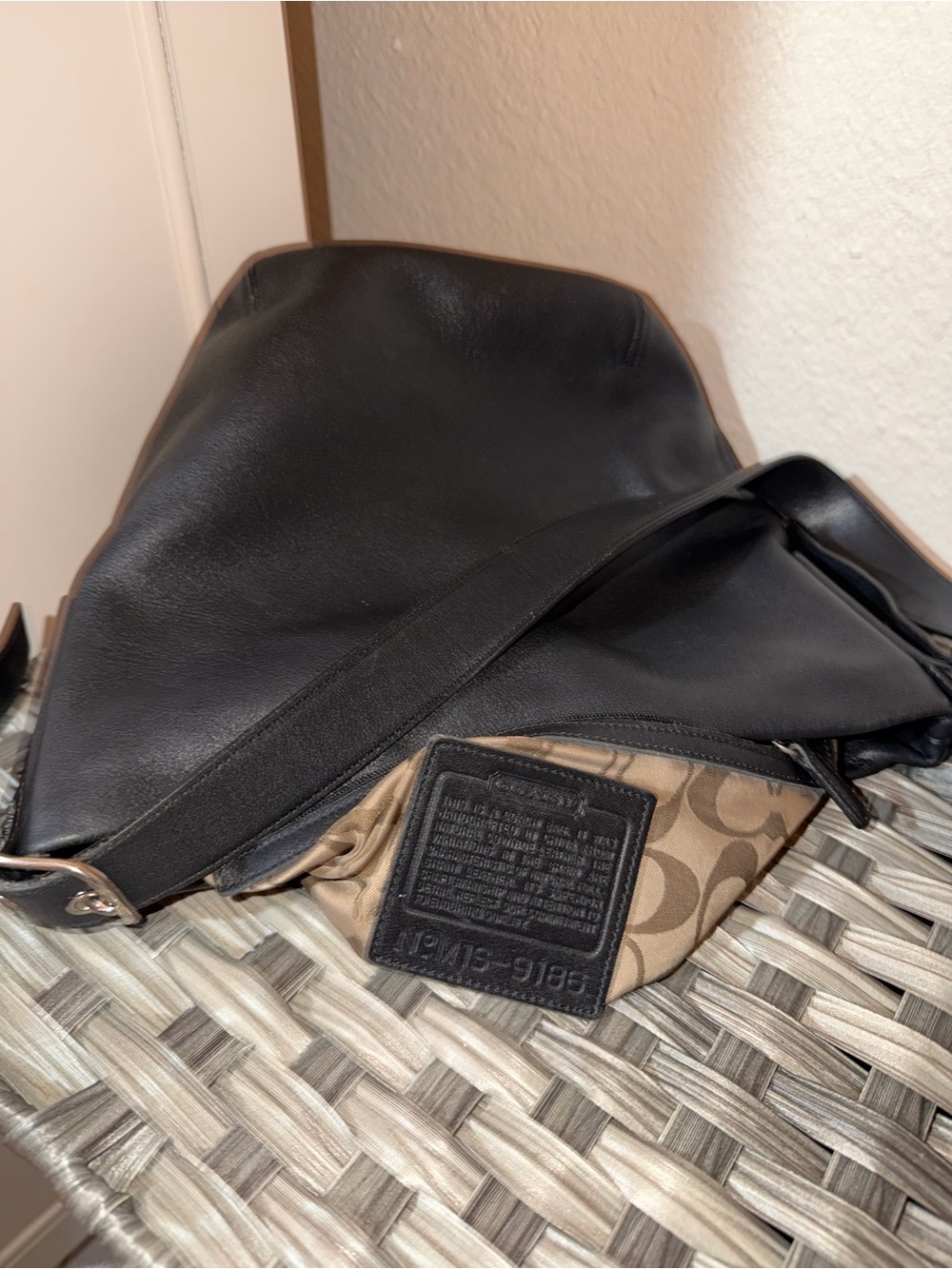 Coach Black Leather Bucket Bag Adjustable Strap Shoulder Hobo- Style 9186 - Picture 2 of 16